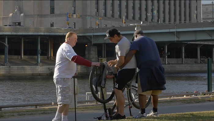 Bisiklet Tekerine Sıkışmış Testis Şakası