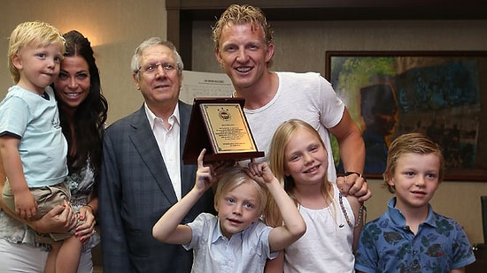 Dirk Kuyt, Ailesiyle Birlikte Aziz Yıldırım'ı Ziyaret Etti