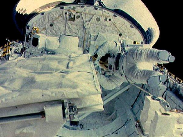 1984 KATHRYN SULLIVAN : Yerbilimci astronot, uzayda yürüyüş yapan ilk Amerikalı kadın unvanına sahip kişidir.