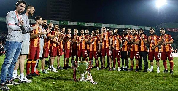 Galatasaray sezonu çifte kupa ile kapattı
