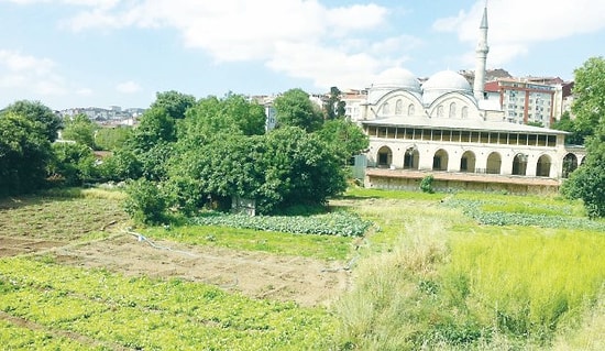 Piyalepaşa Camii'nin Tarihi Bostanı Otopark Oluyor