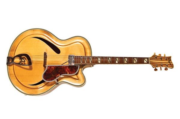19. Randy Bachman'ın 1950s Roger Super Cutaway Gitarı