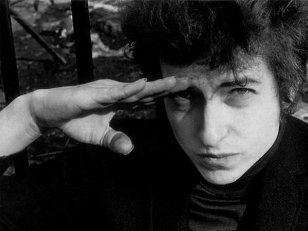 19. Bob Dylan, giriş kartı olmadığı gerekçesiyle kendi konserine giriş yapamadı. (2001)