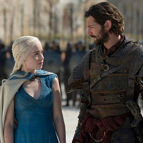 Daenerys ve Daario'nun dublörleri gerçek hayatta da birlikte poz verecek kadar yakın arkadaşlar.