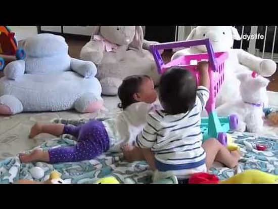 Sevimli İkizlerin Minnoş Rekabeti