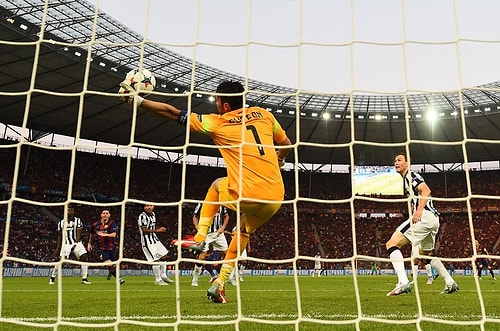 13' | Buffon harika çıkardı