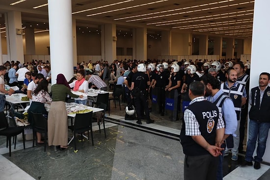 Yurtdışı Oylarının Sayıldığı ATO'da Gazeteciler Dışarı Çıkarıldı