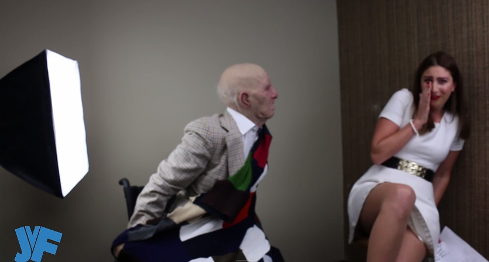 Yaşlı Adamdan Cast Seçmelerine Katılan Seksi Kızlara Yürek Hoplatan Şaka