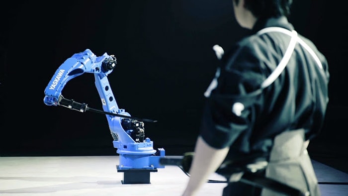 Endüstriyel Robot Dünyaca Ünlü Samuray Ustasına Karşı Kılıç Kuşanırsa