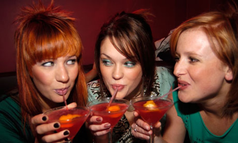 Kız Kıza Takılmanın Çok Keyifli Olmasının Erkeklerin Anlayamadığı 16 Sebebi