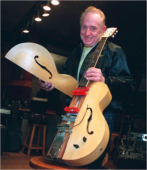 4. Paul, ilk masif gövdeli gitarını 1941’de yaptı.