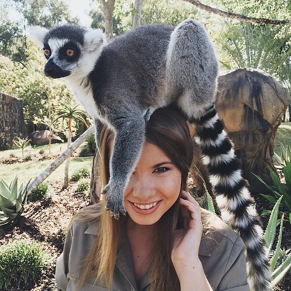 “Timsah Avcısı” Stewe Irwin’in kızı Bindi Irwin ile tanışın