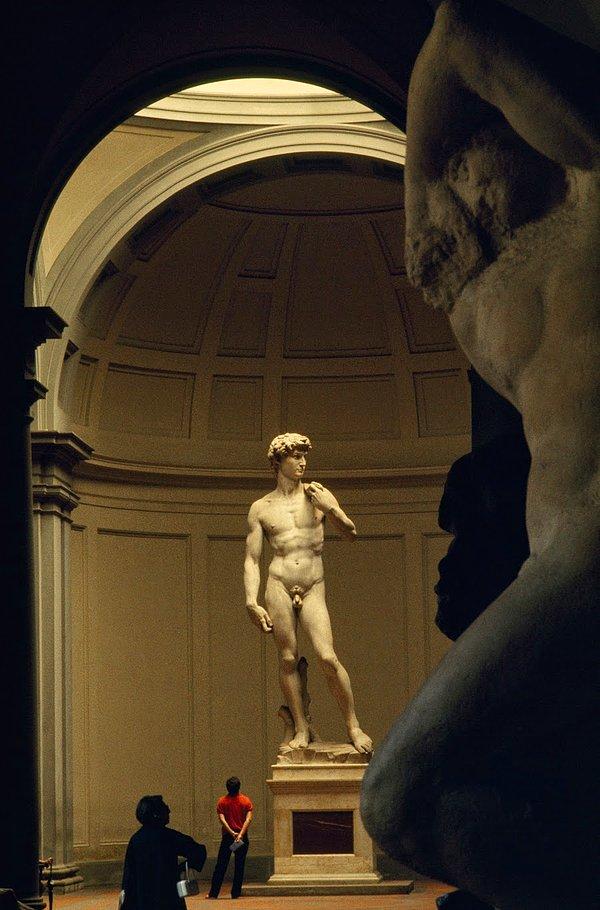 10. Michelangelo'nun, Floransa'nın Accademia Galerisi'nde sergilenen David heykeli. (1970)