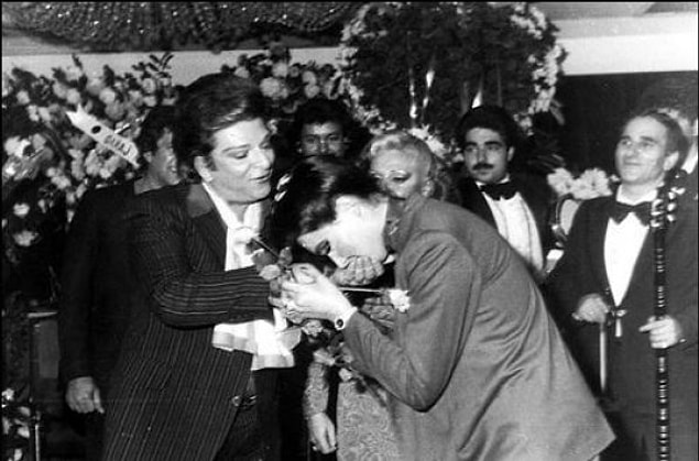 17. Altın Plak Ödülü'nün ilk sahibi.