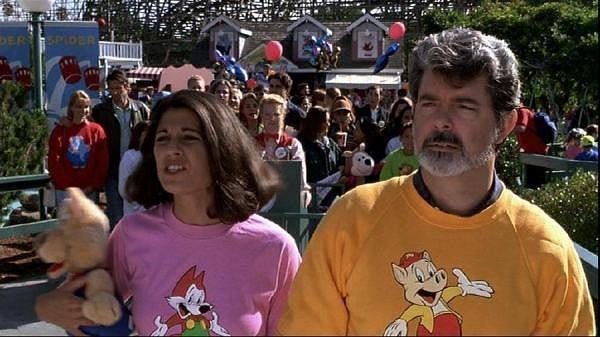 'Sosyete Polisi III' filminde George Lucas, parktaki insanlardan biri olarak karşımıza çıkıyor.