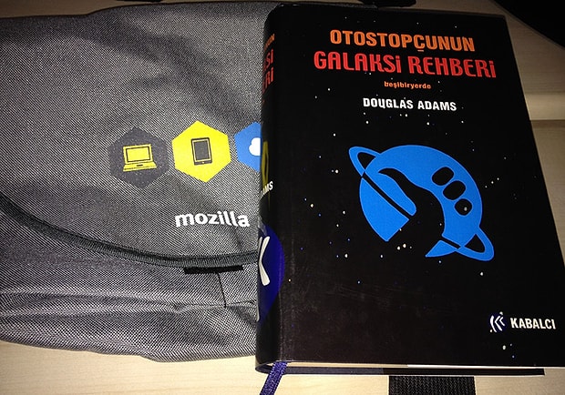 Douglas Adams - Otostopçunun Galaksi Rehberi