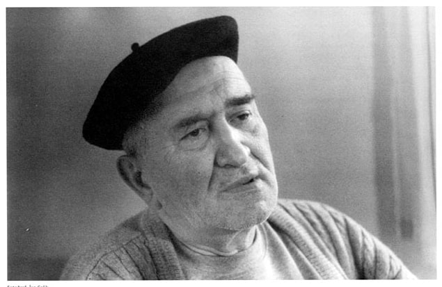 6. 1963'te Alaca'da (Çorum) kaymakamlık ve belediye başkanlığı görevlerine atanır; aynı yıl tek çocuğu olan Ege dünyaya gelir. 1964'te Tuzla Piyade Okulu'nda yedek subay öğrenci olarak başladığı askerlik hizmetini tamamlar ve 1965'te Çardak (Denizli) kaymakamlığına atanır.