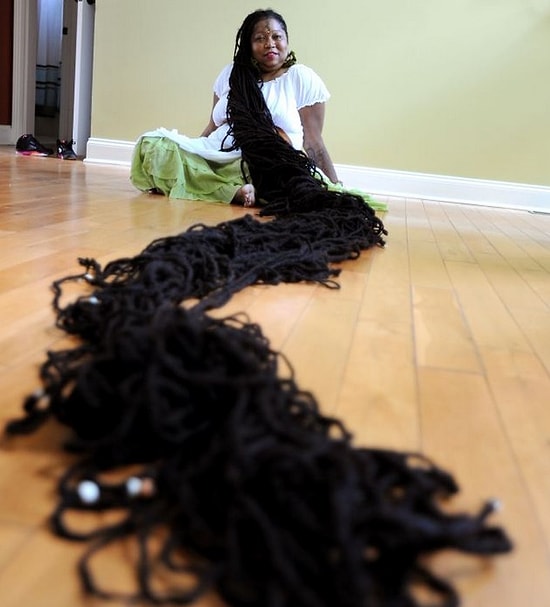 Рапунцель нашего времени Аша Мандела: длина ее волос 17 метров, вес 19 кг