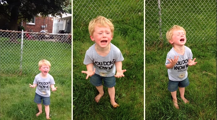 Çıplak Ayakla Köpek Pisliğine Basan Çocuğun Ağlarkenki Şirinliği