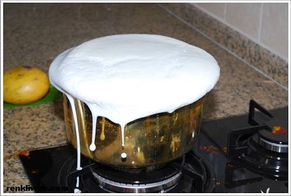 Anne insanının tembihlemesiyle, 1 saat sonra altı kapanması gereken tencereyi hep taştıktan sonra hatırlarız