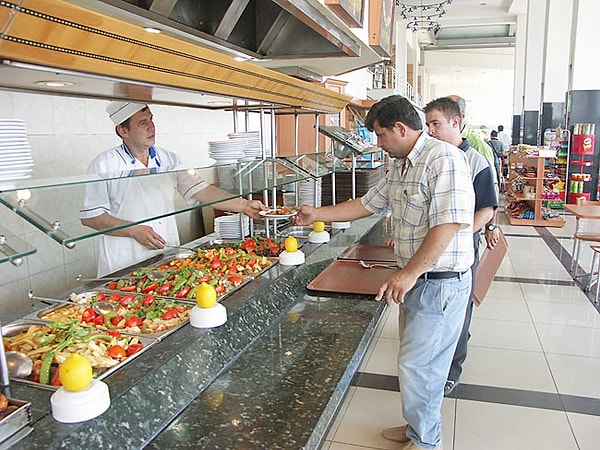 Mola yerinde yemek yemek isteyip istemediğimize karar veremeyiz