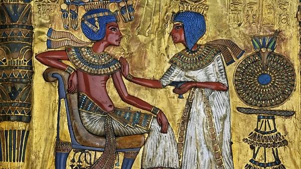 1. Mısır imparatorluğunun son büyük firavunu olan III. Ramses'in hükümdarlığı sona erdi.