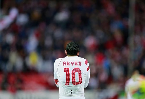 Reyes Sevilla'da Kaldı