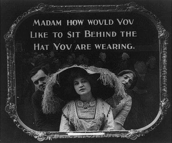 8. Hanımefendi, giydiğiniz şapkanın arkasında siz otursaydınız nasıl olurdu?