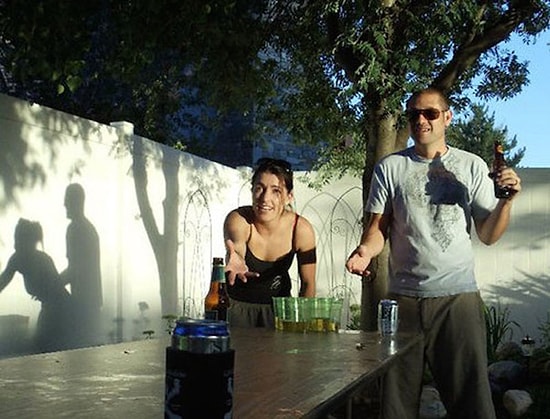 Basit Gölge Oyunlarının Bile Pek Çoğumuzu Trolleyebileceğini Kanıtlayan 17 Fotoğraf