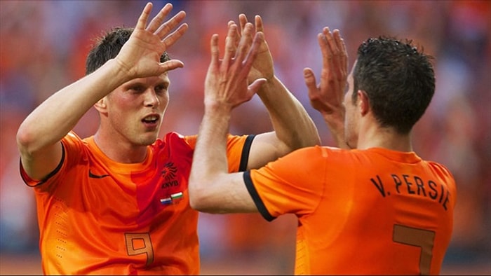 Galatasaray'dan Van Persie ve Huntelaar Açıklaması