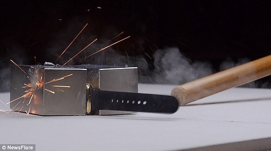 10 Bin Dolarlık Apple Watch'un Mıknatıslarla Paramparça Edilmesi