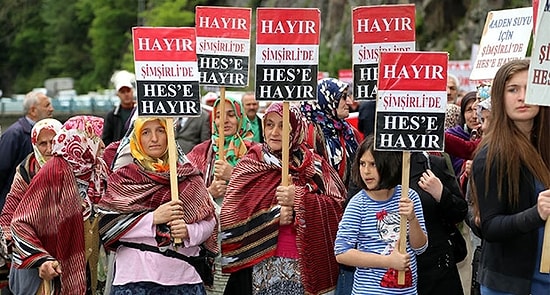 81 Yaşındaki HES Karşıtı Nine Jandarma Dövüp Copunu Kırmış!