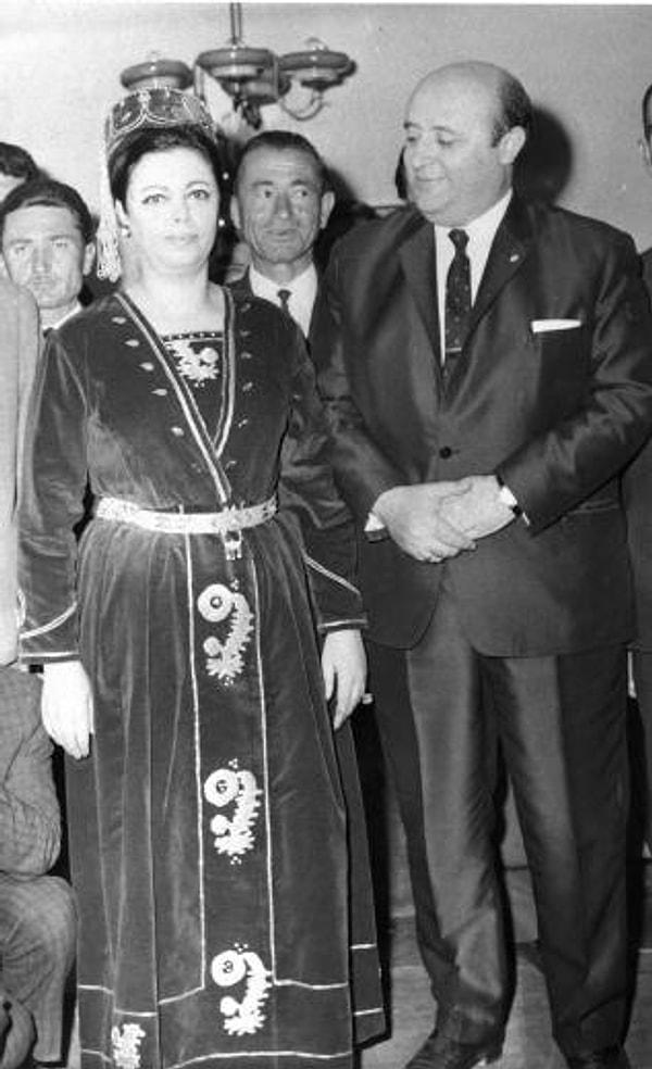 1948'de Nazmiye Demirel'le evlendi.