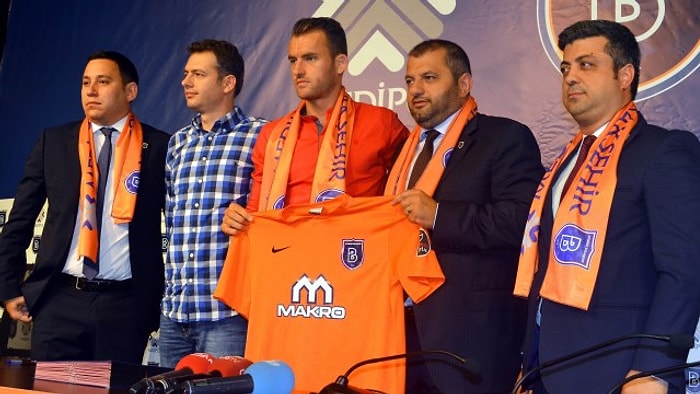 Başakşehir Sokol Cikalleshi Transfer Etti