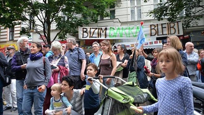 Berlin'de Türk Bakkala Koca Yürekli İnsanlardan Destek: 'Bizim Bakkal' Kapanmasın!