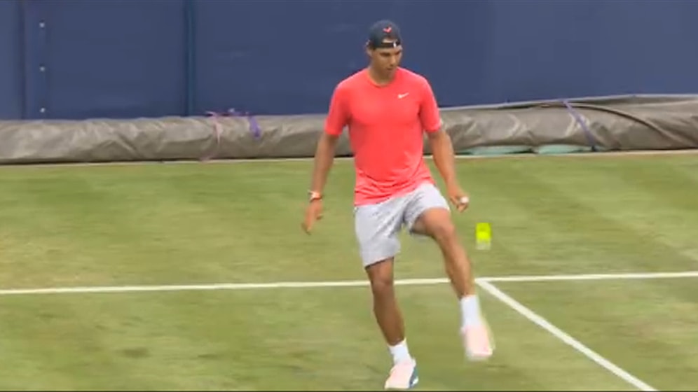 Nadal Futbol Hünerlerini Sergiledi