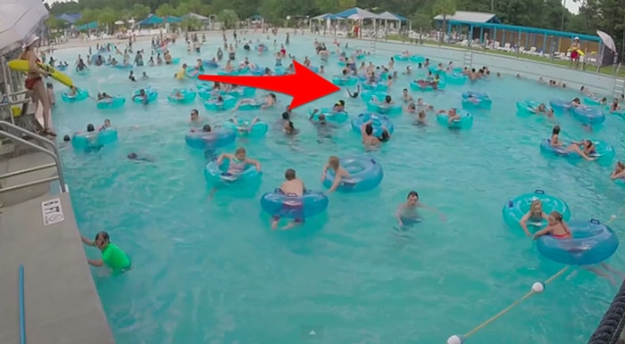 Dalga Havuzunda Boğulmak Üzere Olan Çocuğu Kurtaran Cankurtaran