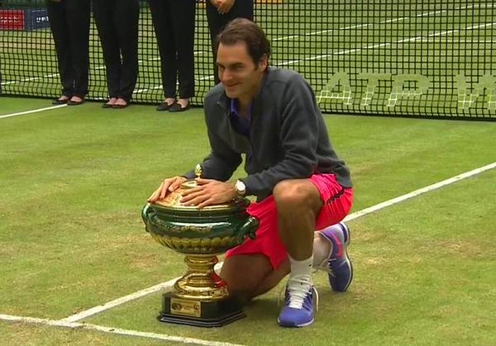 Federer, Halle'de Sekizinci Kupasını Kaldırdı