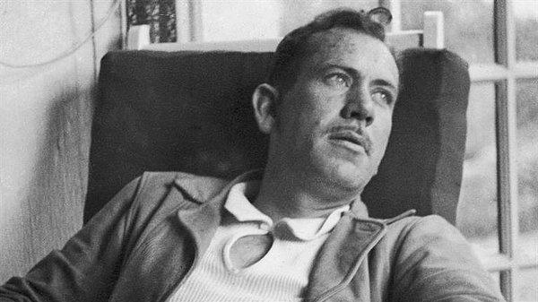 7. 1962 Nobel Edebiyat Ödülü ve 1940 Pulitzer Ödülü sahibi John Steinbeck, yazmak için iki düzine titizlikle bilenmiş kaleme ihtiyaç duyardı.