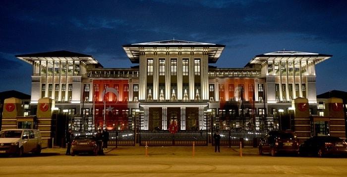 Fehmi Koru: 'Erdoğan Saray'ı Kendisi Vermeli'