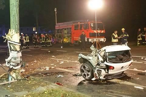 PARK HALİNDE ÖNDEKİ ARACA HAFİF BİR DOKUNDURMA SEBEBİYLE KAPUT BOYALIDIR