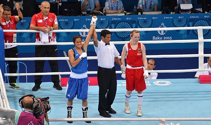 Bakü'de Ringe Çıkan Milli Boksör Elif Coşkun Yarı Finalde