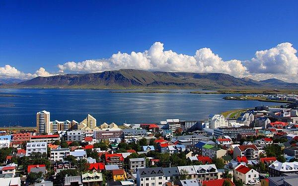 13. İzlanda