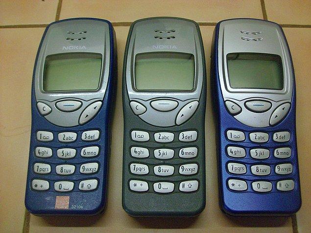 1. After antennas, the 3210 blew our minds because it was the first mobile phone without one!