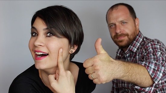 Eşim Bana Makyaj Yapıyor