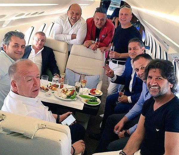 Başkan ve Yönetim Kurulu  özel uçakla Milano'ya gitti