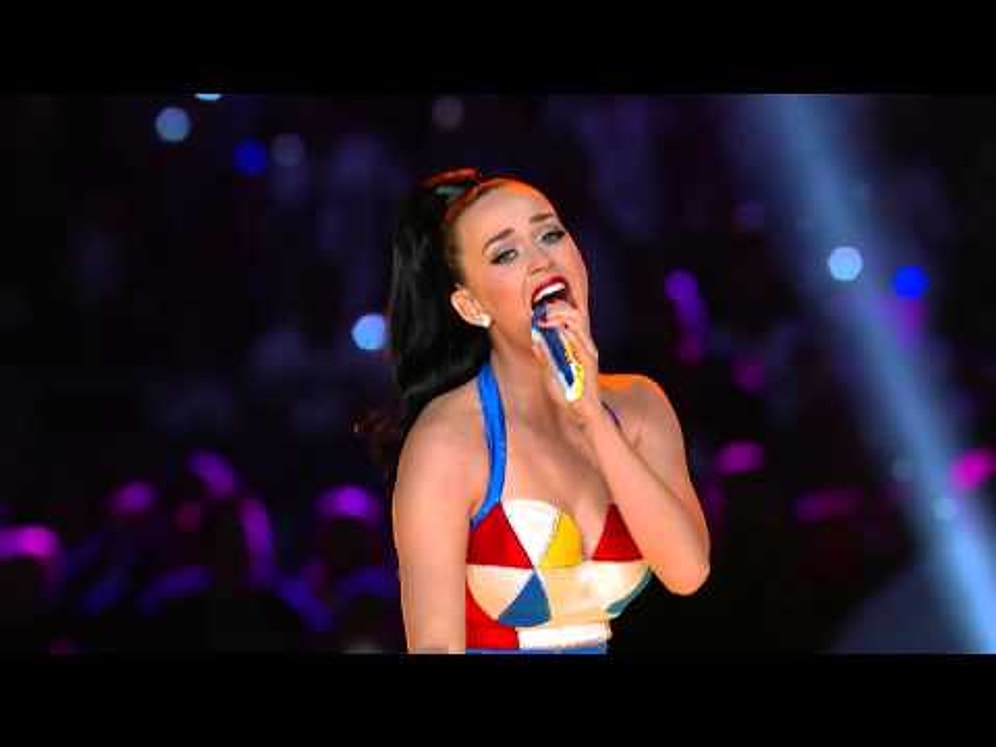 Katy Perry nin Yaratıcı ve İyi Bir Vokale Sahip olduğunu Kanıtlayan 6 Performans