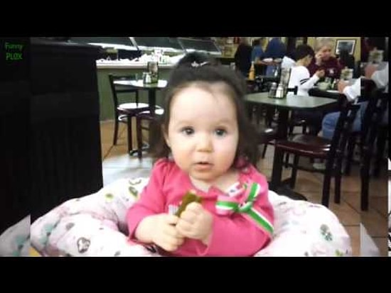 İlk Defa Turşu Yiyen Bebekler