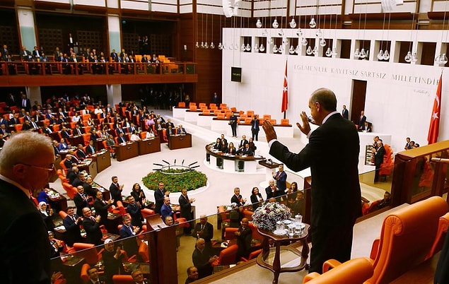 Muhalefet ayağa kalkmadı