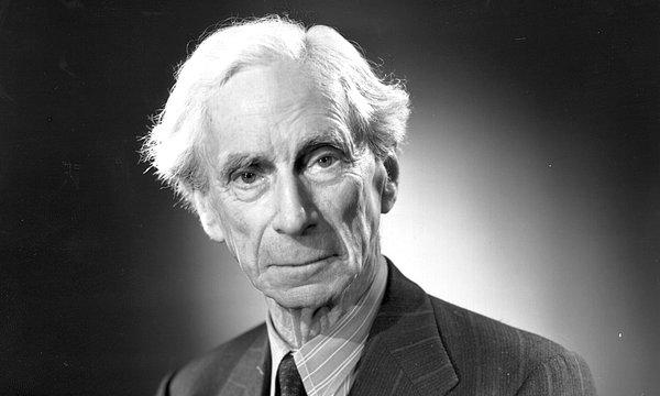 8. "Savaş; kimin haklı olduğuna değil, kimin güçsüz olduğuna karar verir." Bertrand Russell.